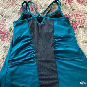 Women’s sleeveless bike jersey